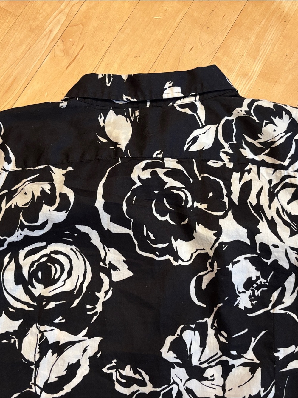 Lauren Ralph Lauren Black and White Floral Rose Button-Down Shirt 100% Cotton - Picture 7 of 11